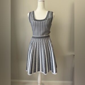 Cinderella Couture Black White Knit Dress Fit & Flare Sleeveless Size M Stretch